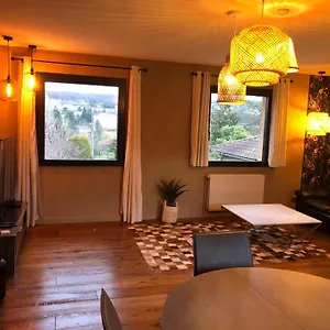 Appartement Chaleureux Dans Maison Avec Piscine A 35 Min De Lyon, Alix
